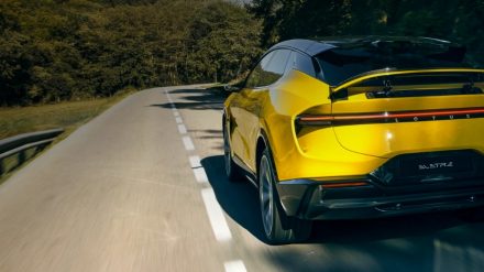 لوتس إليتر 2024 10 مواصفات رائعة في سيارة السرعة لوتس إليتر 2024 10 مواصفات رائعة في سيارة السرعة 1