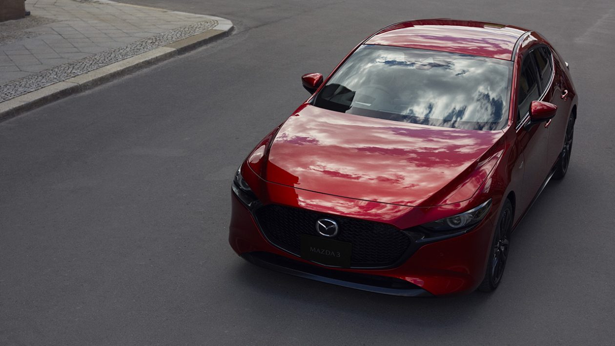 مازدا 3 هاتشباك 2024 الجديدة بجميع الفئات والاسعار المتوفرة وابرز العيوب والمميزات مازدا 3 هاتشباك 2024 11