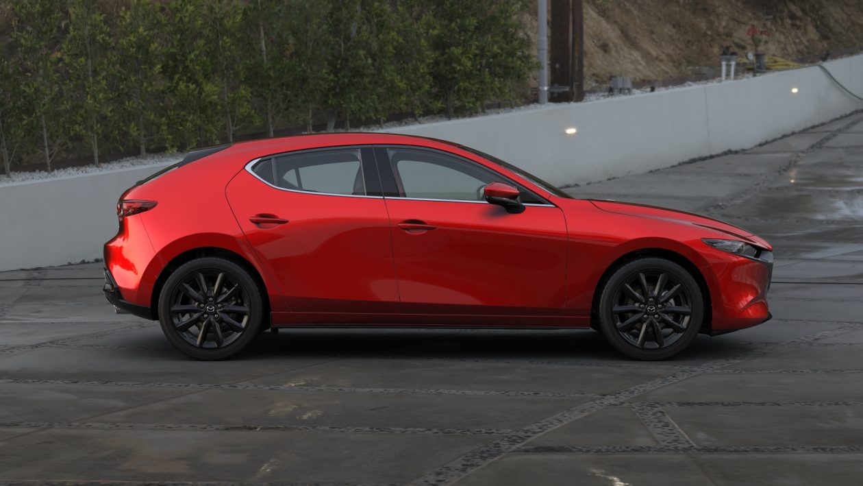 مازدا 3 هاتشباك 2024 الجديدة بجميع الفئات والاسعار المتوفرة وابرز العيوب والمميزات مازدا 3 هاتشباك 2024 31