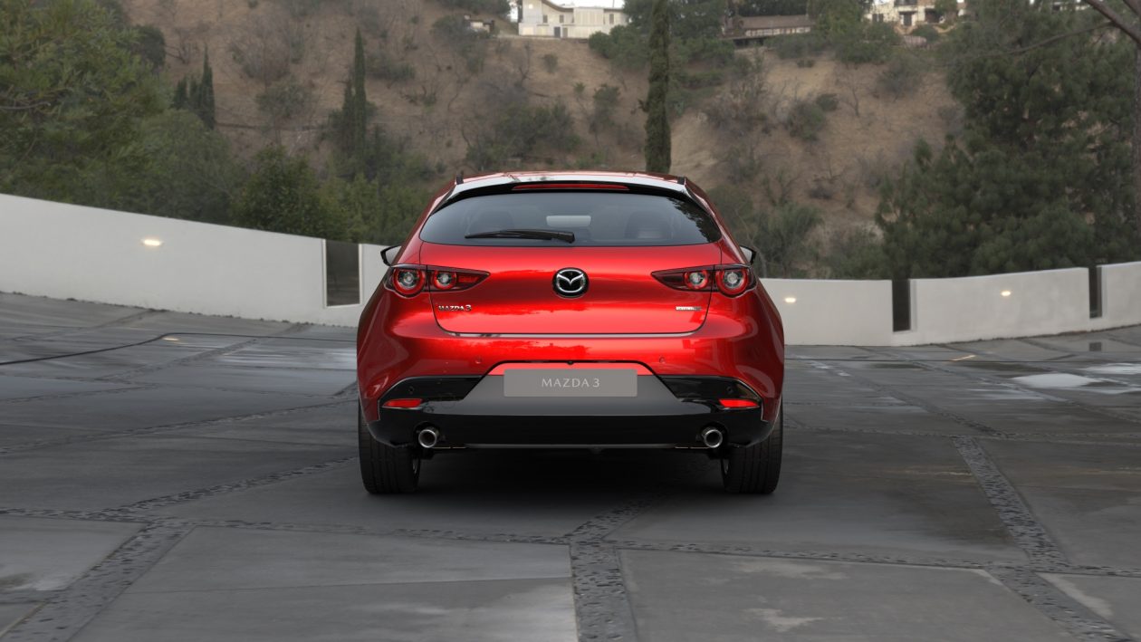 مازدا 3 هاتشباك 2024 الجديدة بجميع الفئات والاسعار المتوفرة وابرز العيوب والمميزات مازدا 3 هاتشباك 2024 35