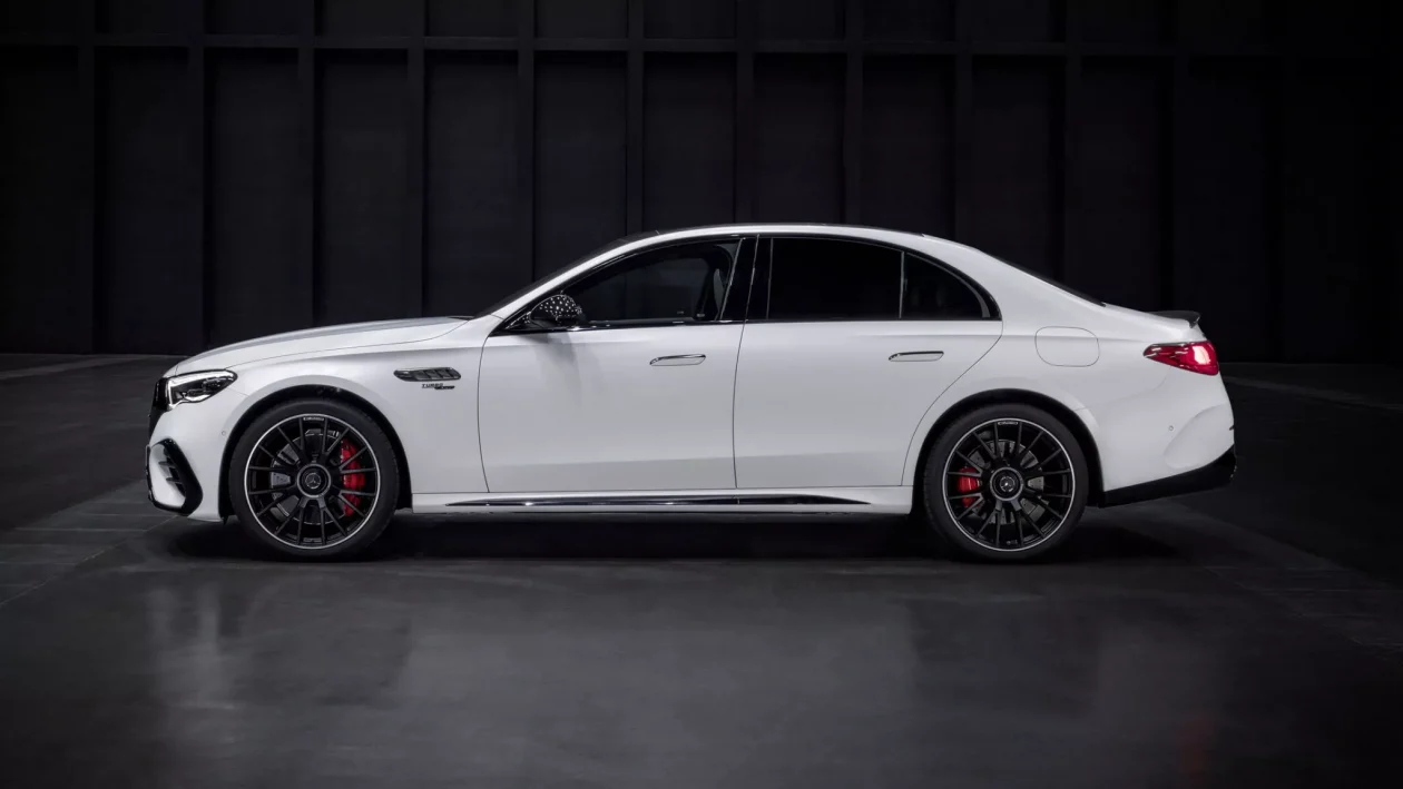 مرسيدس E-Class تحصل على فئة AMG E53 هايبرد الجديدة بقوة 612 حصان مرسيدس E-Class تحصل على فئة AMG E53 هايبرد الجديدة بقوة 612 حصان 8