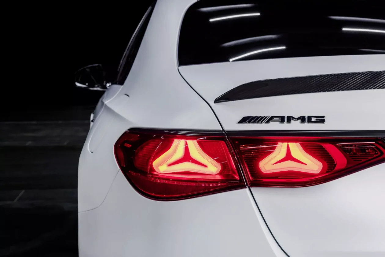 مرسيدس E-Class تحصل على فئة AMG E53 هايبرد الجديدة بقوة 612 حصان مرسيدس E-Class تحصل على فئة AMG E53 هايبرد الجديدة بقوة 612 حصان 14