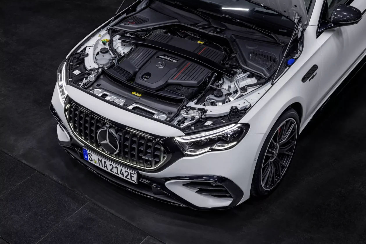مرسيدس E-Class تحصل على فئة AMG E53 هايبرد الجديدة بقوة 612 حصان مرسيدس E-Class تحصل على فئة AMG E53 هايبرد الجديدة بقوة 612 حصان 15