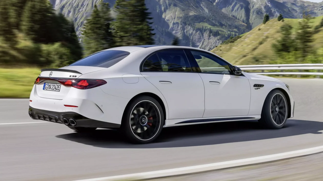 مرسيدس E-Class تحصل على فئة AMG E53 هايبرد الجديدة بقوة 612 حصان مرسيدس E-Class تحصل على فئة AMG E53 هايبرد الجديدة بقوة 612 حصان 2
