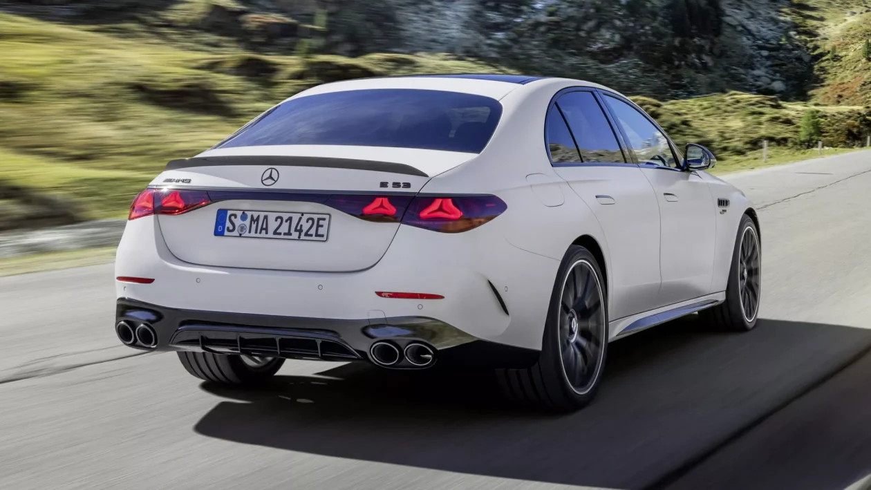 مرسيدس E-Class تحصل على فئة AMG E53 هايبرد الجديدة بقوة 612 حصان مرسيدس E-Class تحصل على فئة AMG E53 هايبرد الجديدة بقوة 612 حصان 3