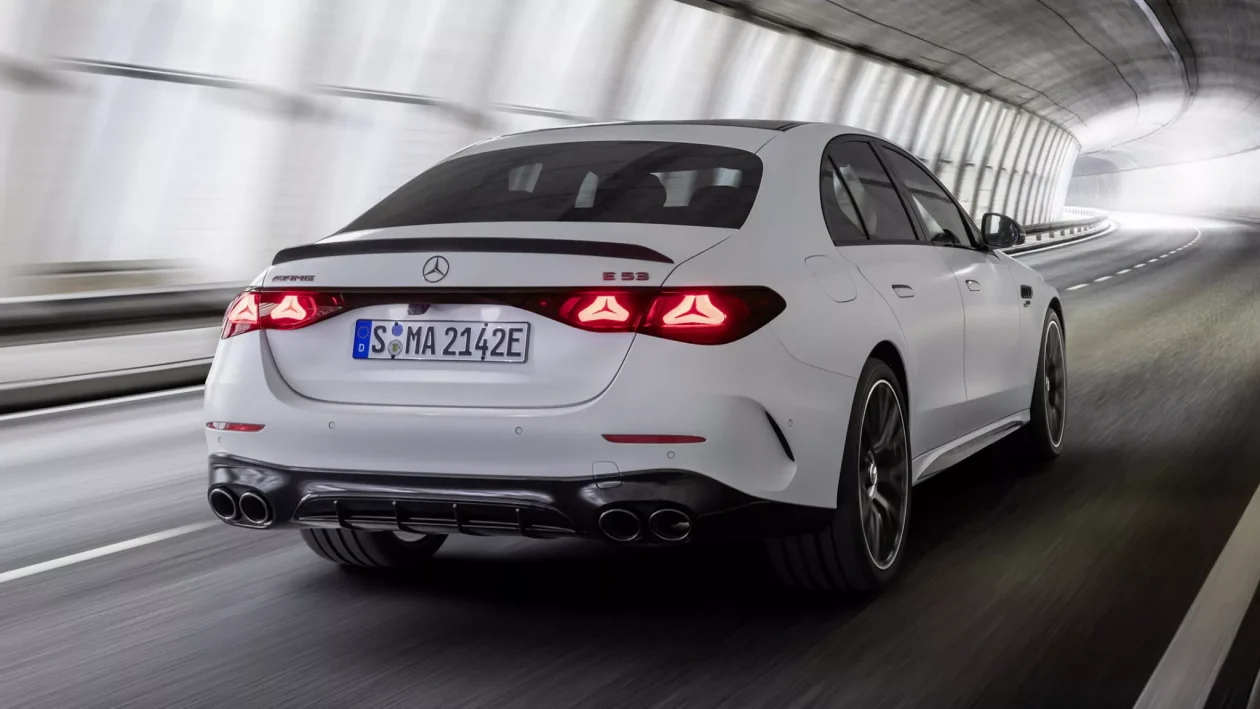 مرسيدس E-Class تحصل على فئة AMG E53 هايبرد الجديدة بقوة 612 حصان مرسيدس E-Class تحصل على فئة AMG E53 هايبرد الجديدة بقوة 612 حصان 5