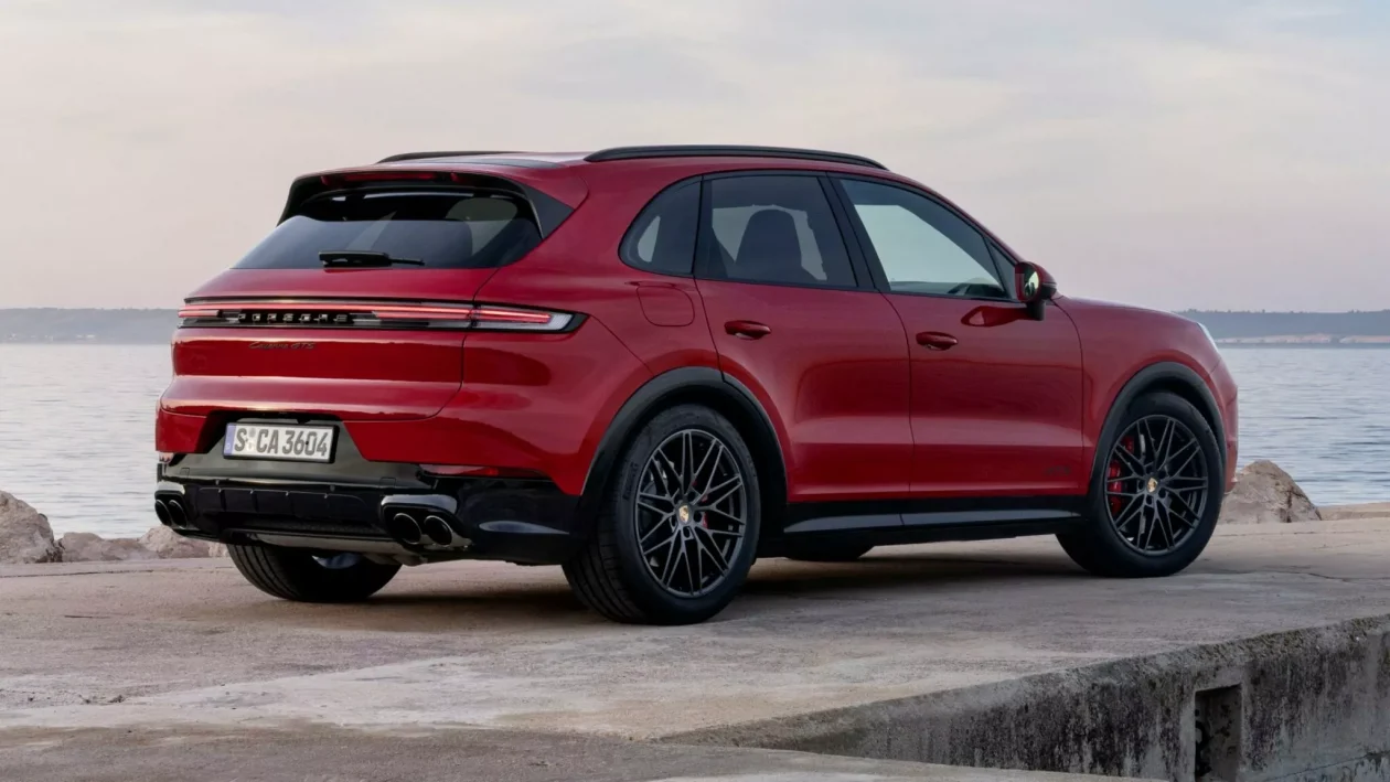 بورش كايين GTS موديل 2025 الجديد كلياً ينطلق بمحرك أقوى وداخلية أفخم وتحديثات داخلية جديدة بورش كايين GTS موديل 2025 الجديد كلياً ينطلق بمحرك أقوى وداخلية أفخم وتحديثات داخلية جديدة 11