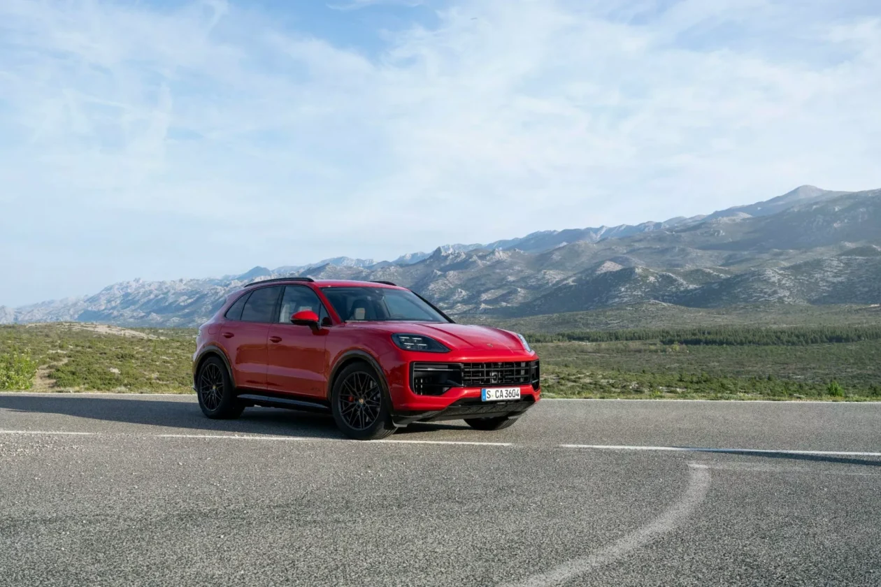 بورش كايين GTS موديل 2025 الجديد كلياً ينطلق بمحرك أقوى وداخلية أفخم وتحديثات داخلية جديدة بورش كايين GTS موديل 2025 الجديد كلياً ينطلق بمحرك أقوى وداخلية أفخم وتحديثات داخلية جديدة 17
