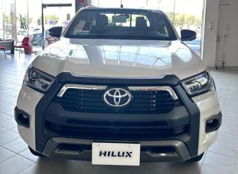 مواصفات تويوتا هايلكس هايبرد 2024 في السعودية تويوتا هايلكس هايبرد 2024 في السعودية