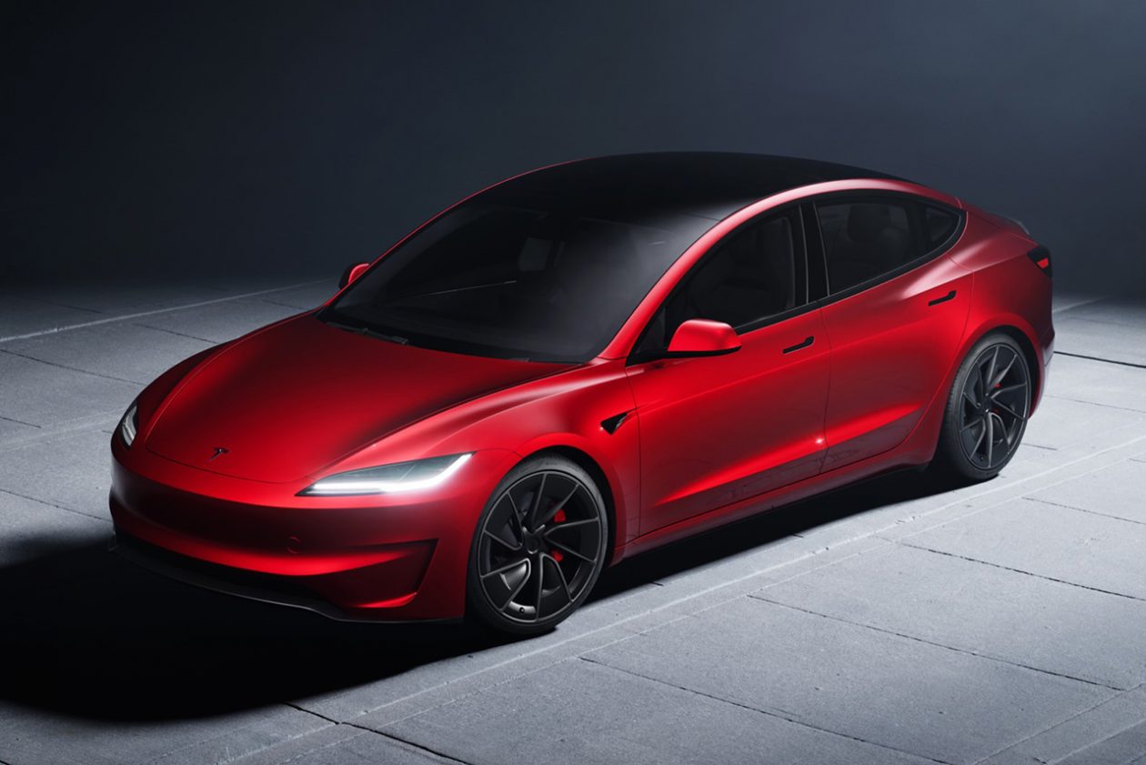 تيسلا موديل 3 بيرفورمانس الرياضية تنطلق رسمياً بقوة 510 حصان تيسلا موديل 3 بيرفورمانس الرياضية تنطلق رسمياً بقوة 510 حصان 3