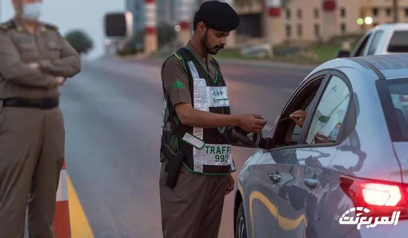 القيادة دون رخصة أو أثناء سحبها: مخالفة مرورية غرامتها تصل إلى 2000 ريال غرامة القيادة دون رخصة