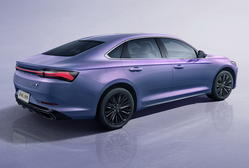 جيلي-بريفيس-2024-المربع-نت-13-3