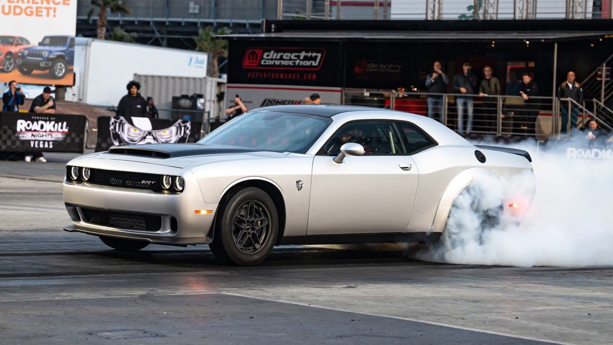 تعرف على عدد نسخ دودج تشالنجر SRT ديمون 170 الفائقة بقوة 1,025 حصان بعد توقف إنتاجها نهائياً دودج تشالنجر SRT ديمون 170