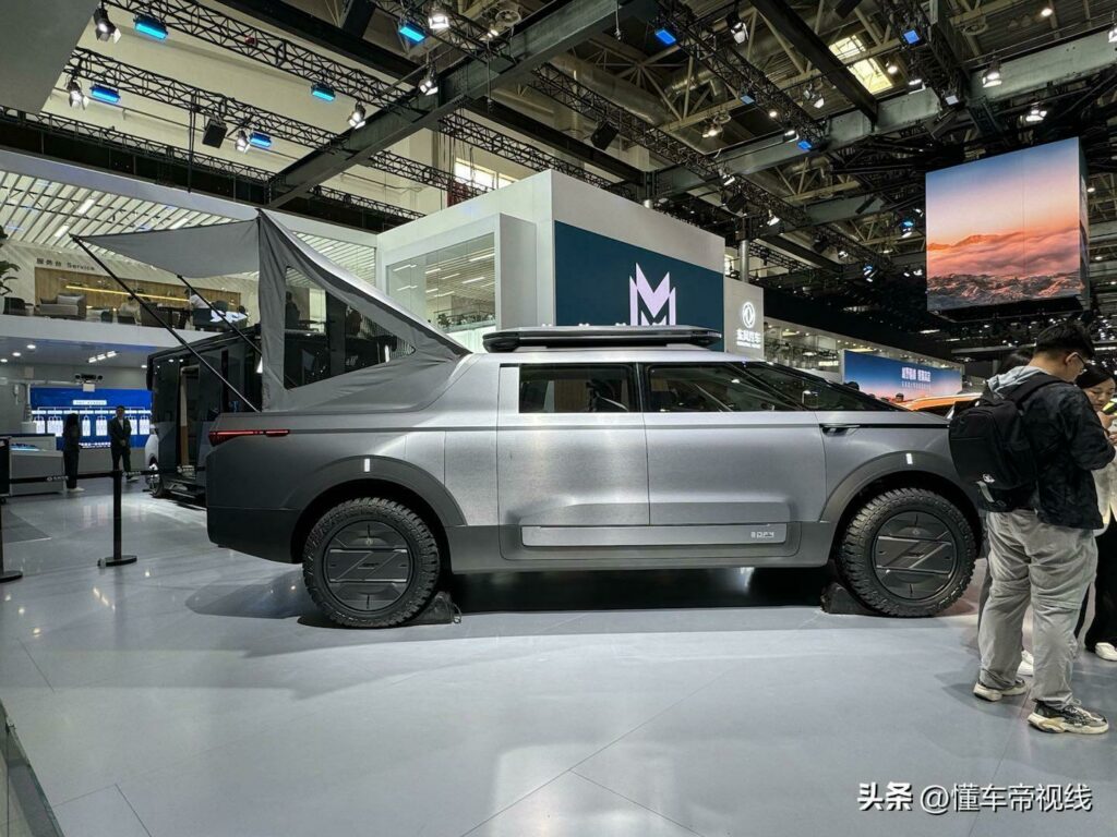 دونج فينج تكشف عن شاحنة كهربائية جديدة كلياً بقوة 1,305 حصان لمنافسة سايبرتراك دونج فينج تكشف عن شاحنة كهربائية جديدة كلياً بقوة 1,305 حصان لمنافسة سايبرتراك 4