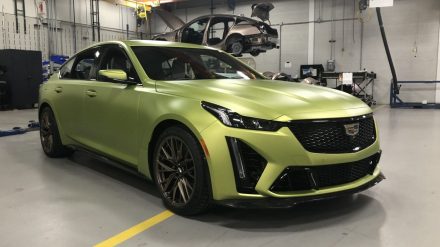 كاديلاك CT5-V بلاكوينج تحصل على إصدار حصري للغاية مصنع يدوياً كاديلاك CT5-V بلاكوينج إصدار الذكرى الـ 20