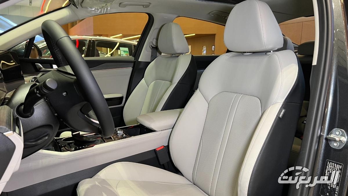 مواصفات كيا K5 ستاندرد 2024 بالشكل الجديد في السعودية مواصفات كيا K5 ستاندرد 2024 بالشكل الجديد في السعودية 3