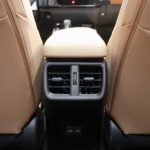 لكزس-ux-المربع-نت-19