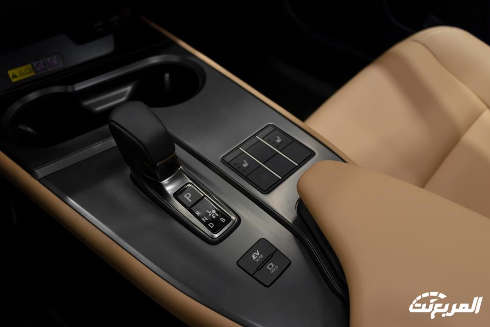 لكزس-ux-المربع-نت-27