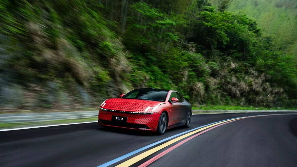 لينك اند كو تكشف عن أول صور لسيدان فائقة جديدة بقوة قد تتجاوز 1,200 حصان لينك اند كو تكشف عن أول صور لسيدان فائقة جديدة بقوة قد تتجاوز 1,200 حصان 1