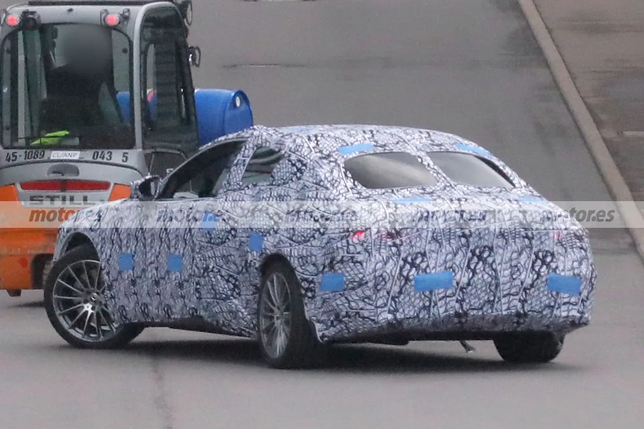 مرسيدس اس كلاس 2026 فيس ليفت الجديدة تظهر لأول مرة أثناء اختبارها وهذه أهم التحديثات المتوقعة 2