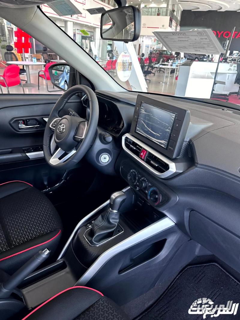 أفضل سيارات اقتصادية للشباب 2025 في السعودية.. كيف تختار سيارتك؟ (أسعار ومواصفات) تويوتا رايز 2025