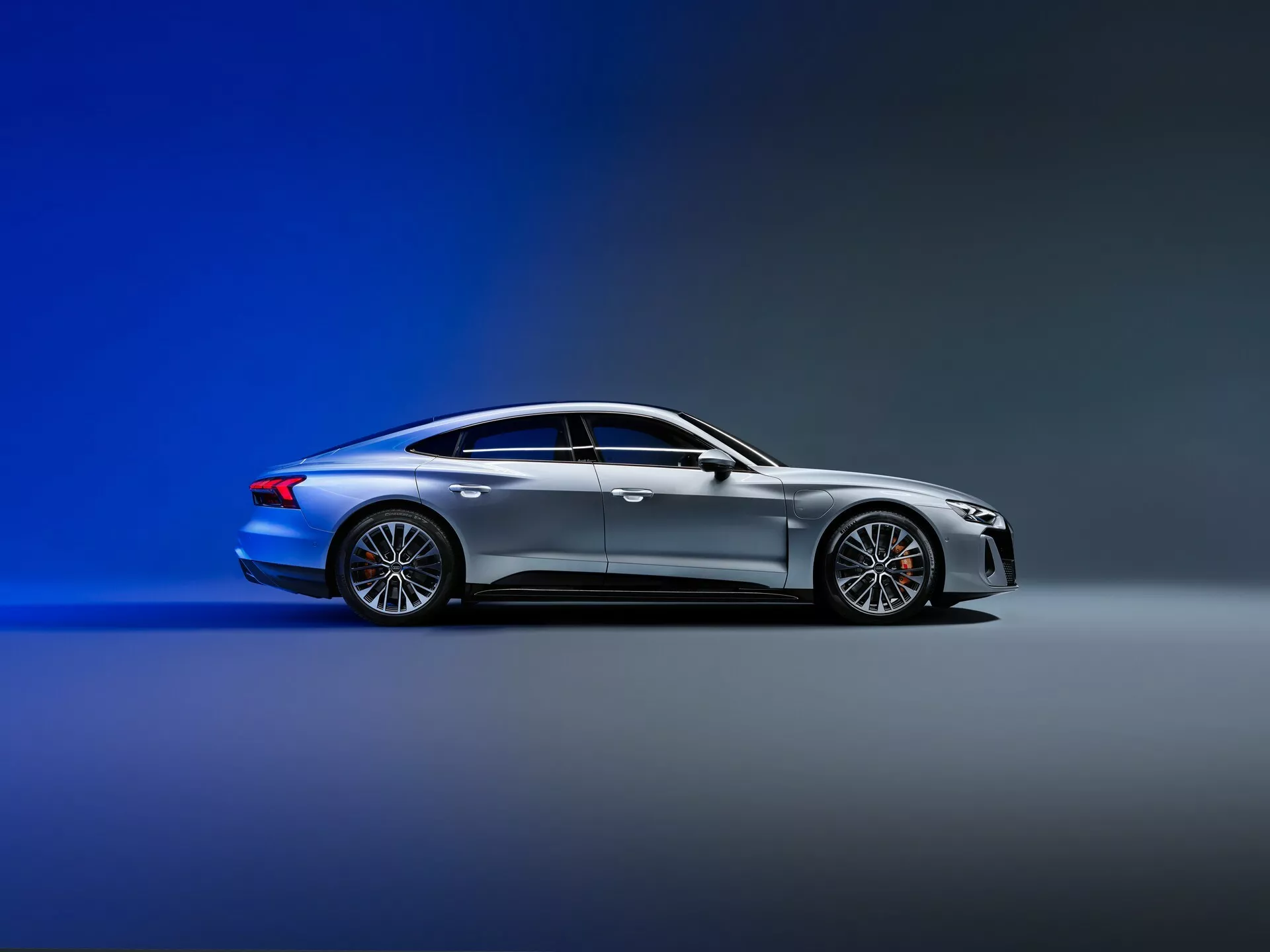 اودي اي ترون GT موديل 2025 فيس ليفت هي السيارة الأقوى في تاريخ العلامة اودي اي ترون GT موديل 2025 فيس ليفت هي السيارة الأقوى في تاريخ العلامة 1