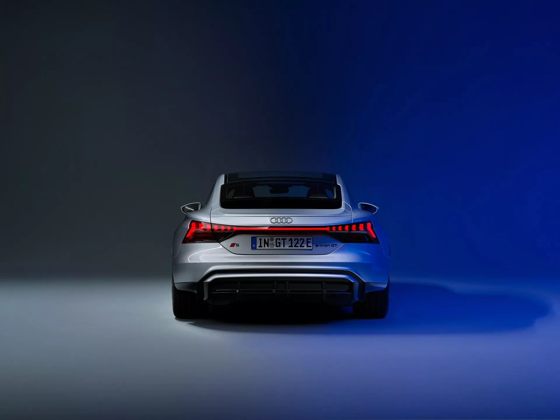 اودي اي ترون GT موديل 2025 فيس ليفت هي السيارة الأقوى في تاريخ العلامة اودي اي ترون GT موديل 2025 فيس ليفت هي السيارة الأقوى في تاريخ العلامة 3