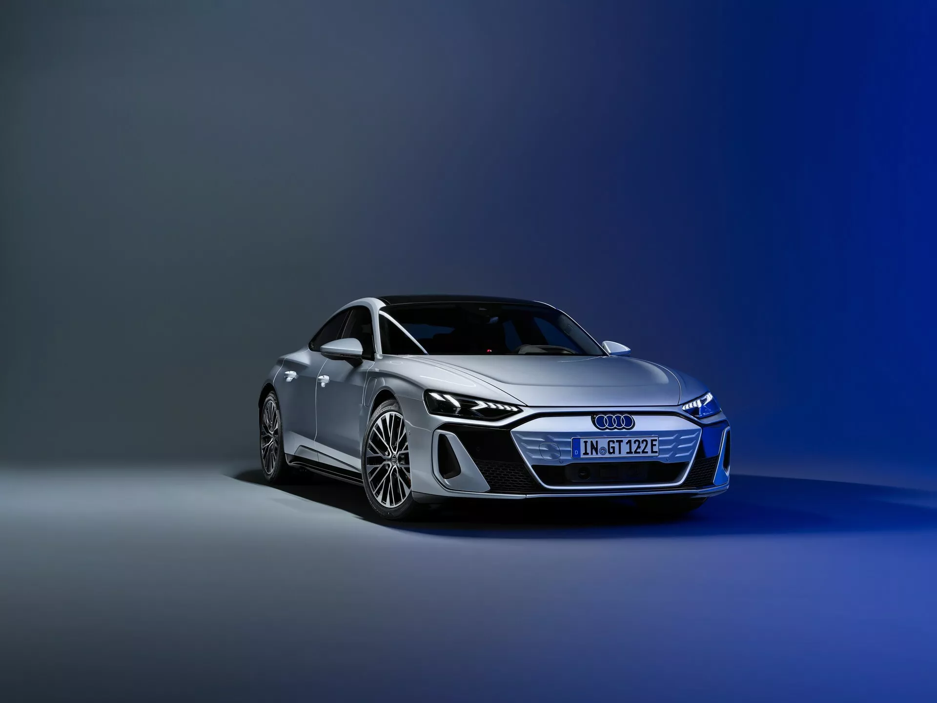اودي اي ترون GT موديل 2025 فيس ليفت هي السيارة الأقوى في تاريخ العلامة اودي اي ترون GT موديل 2025 فيس ليفت هي السيارة الأقوى في تاريخ العلامة 5