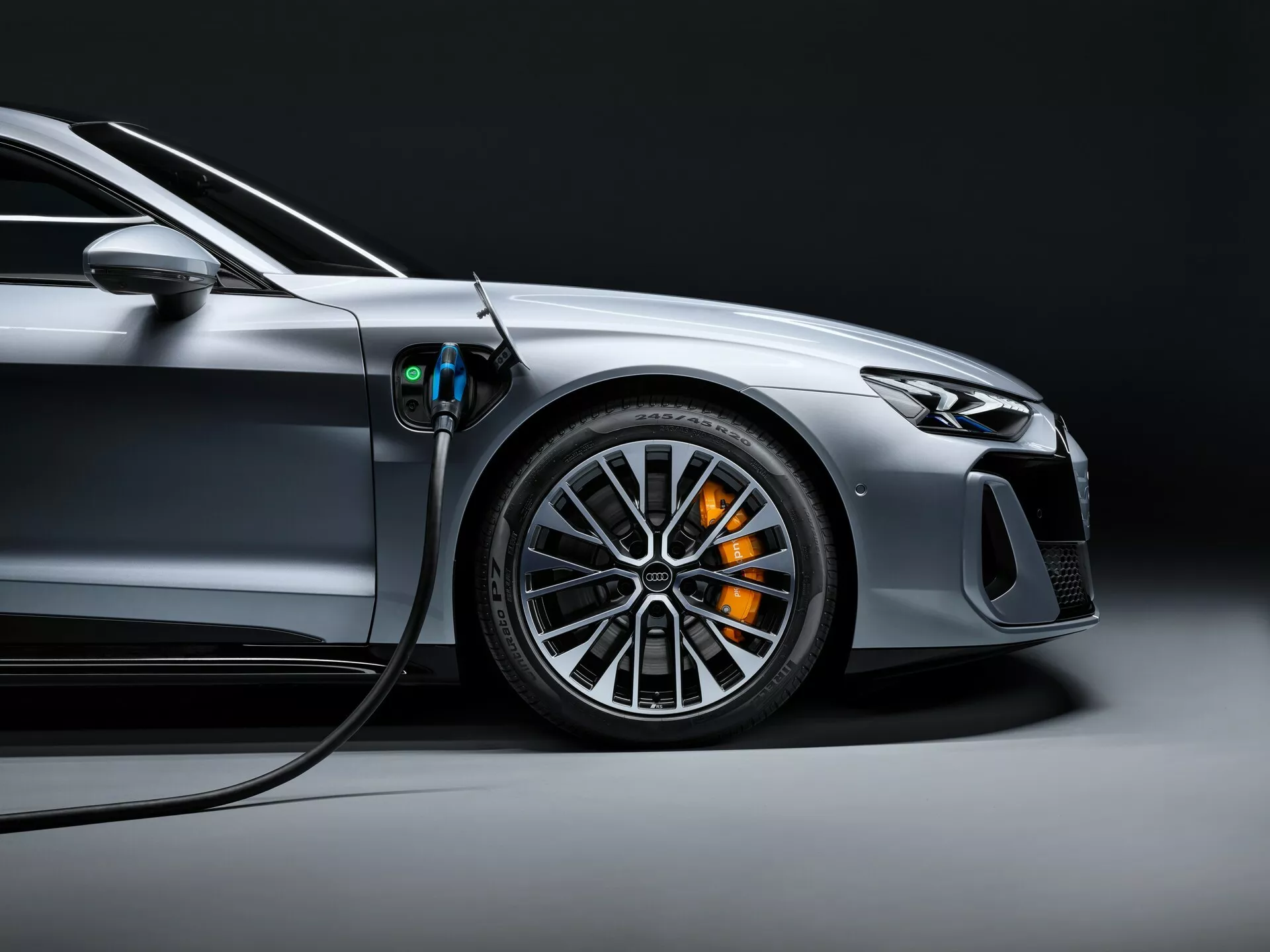 اودي اي ترون GT موديل 2025 فيس ليفت هي السيارة الأقوى في تاريخ العلامة اودي اي ترون GT موديل 2025 فيس ليفت هي السيارة الأقوى في تاريخ العلامة 8