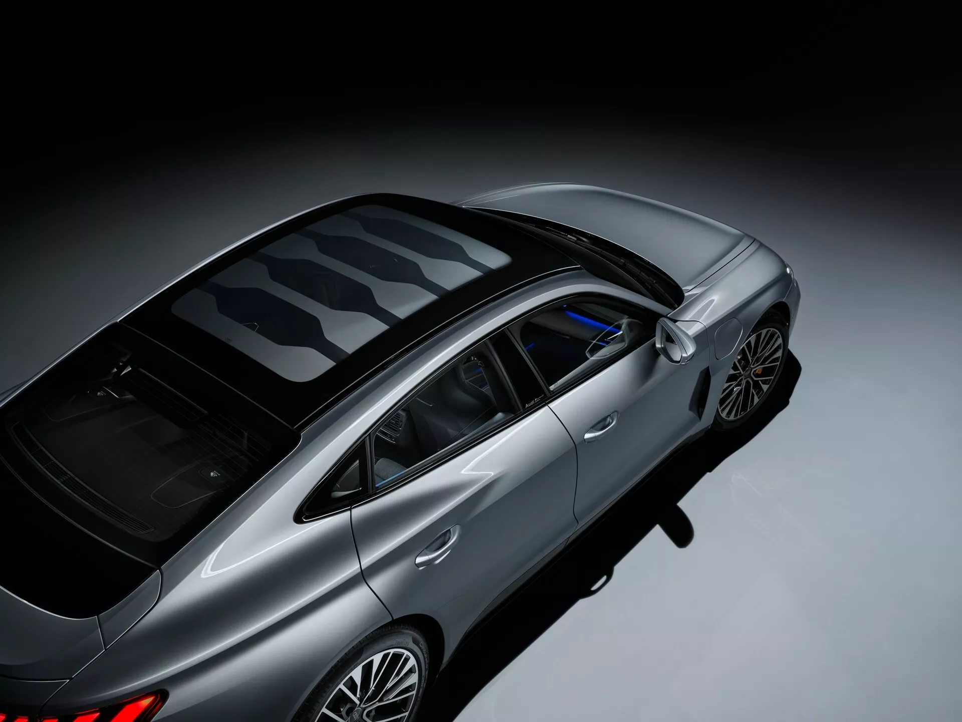 اودي اي ترون GT موديل 2025 فيس ليفت هي السيارة الأقوى في تاريخ العلامة اودي اي ترون GT موديل 2025 فيس ليفت هي السيارة الأقوى في تاريخ العلامة 9