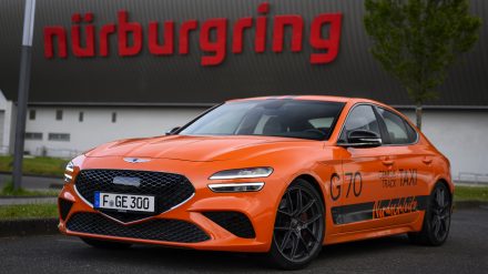 جينيسيس G70 تحصل على إصدار تاكسي للرحلات بمضمار نوربورغرينغ الألماني الشهير جينيسيس G70 نوربورغرينغ