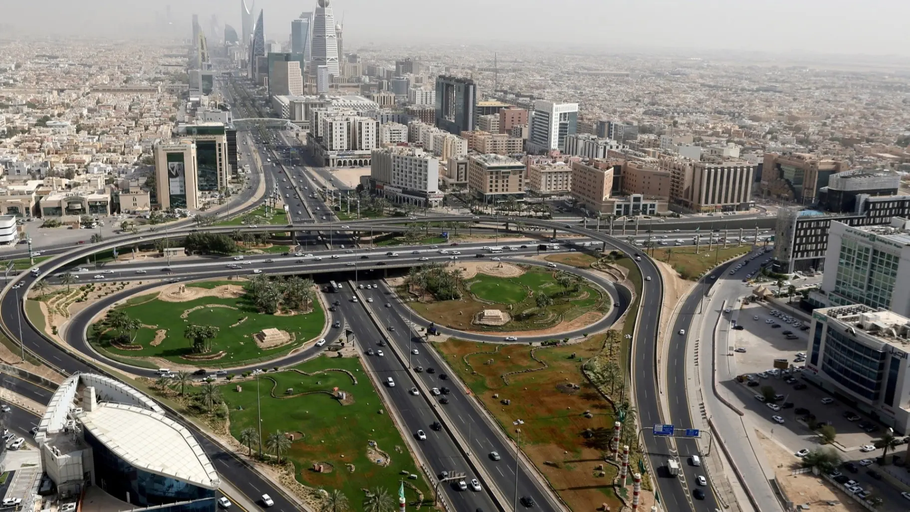 أخبار السيارات في أسبوع: وصول تويوتا كامري 2025 السعودية وBMW تتصدر مبيعات الفاخرة منتصف 2024 أخبار السيارات في أسبوع: وصول تويوتا كامري 2025 السعودية وBMW تتصدر مبيعات الفاخرة منتصف 2024 6