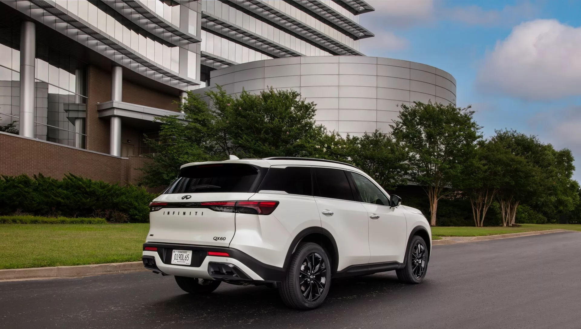انفينيتي QX60 موديل 2025 ينطلق رسمياً بمحرك 4 سلندر جديد وإصدار أسود خاص انفينيتي QX60 موديل 2025 ينطلق رسمياً بمحرك 4 سلندر جديد وإصدار أسود خاص 5