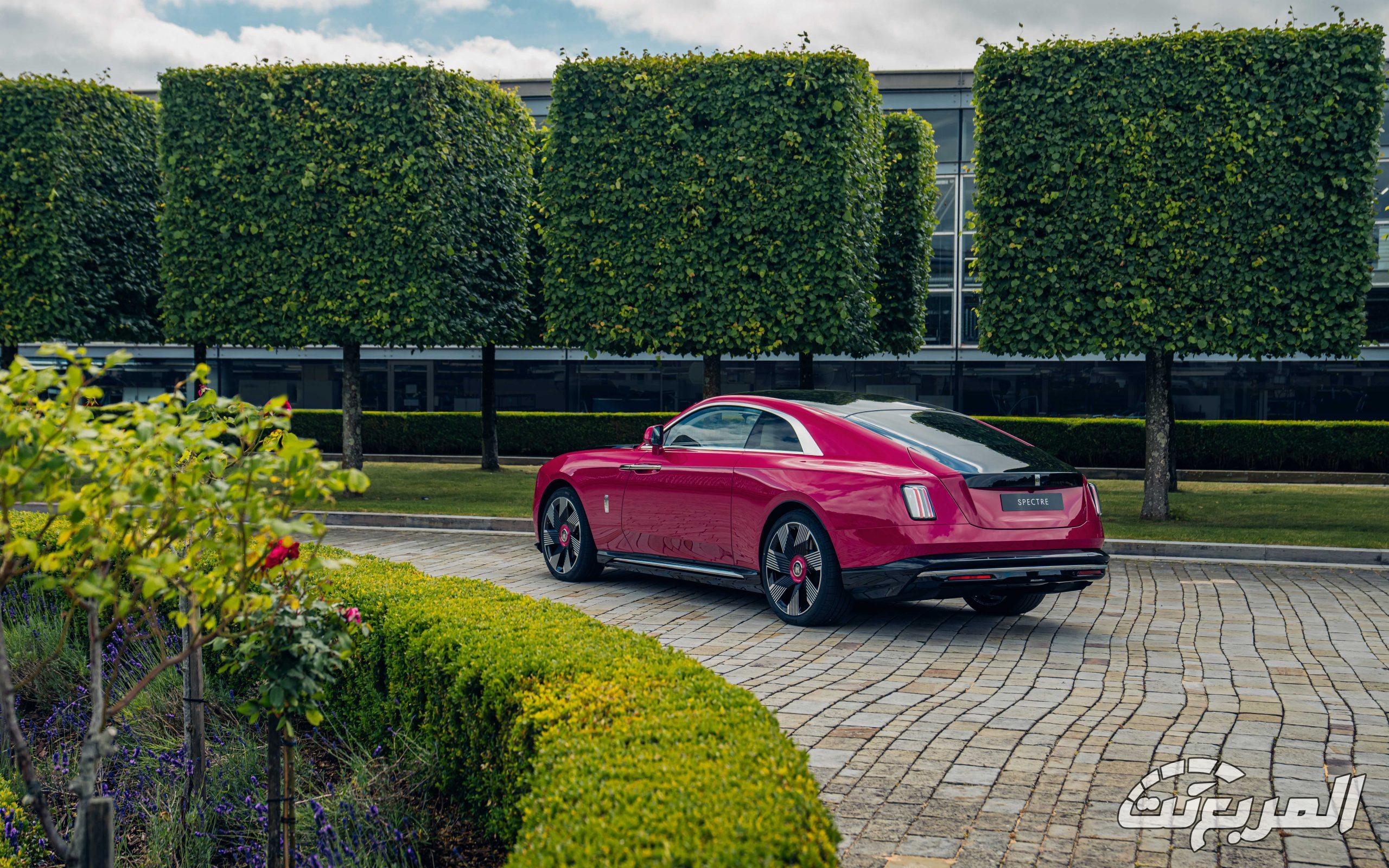 رولزرويس تستعرض أربع إصدارات حصرية في مهرجان جودوود للسرعة رولزرويس تستعرض أربع إصدارات حصرية في مهرجان جودوود للسرعة 5