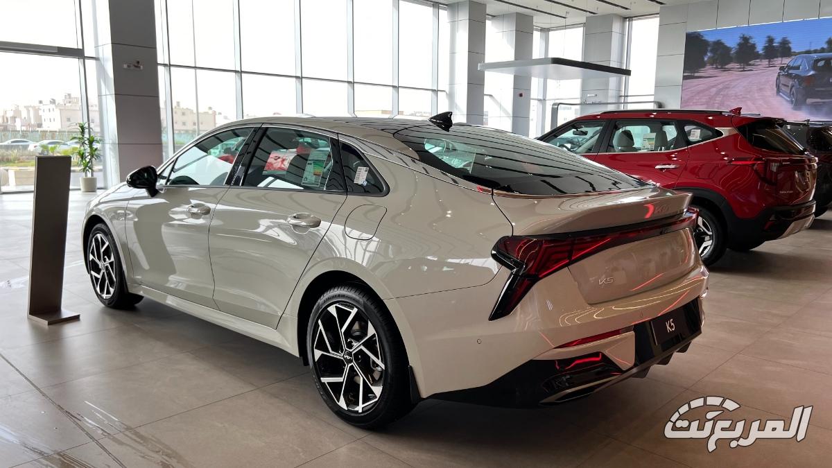 مزايا كيا K5 2025 التي أعجبتنا في السعودية مزايا كيا K5 2025 التي أعجبتنا في السعودية 1