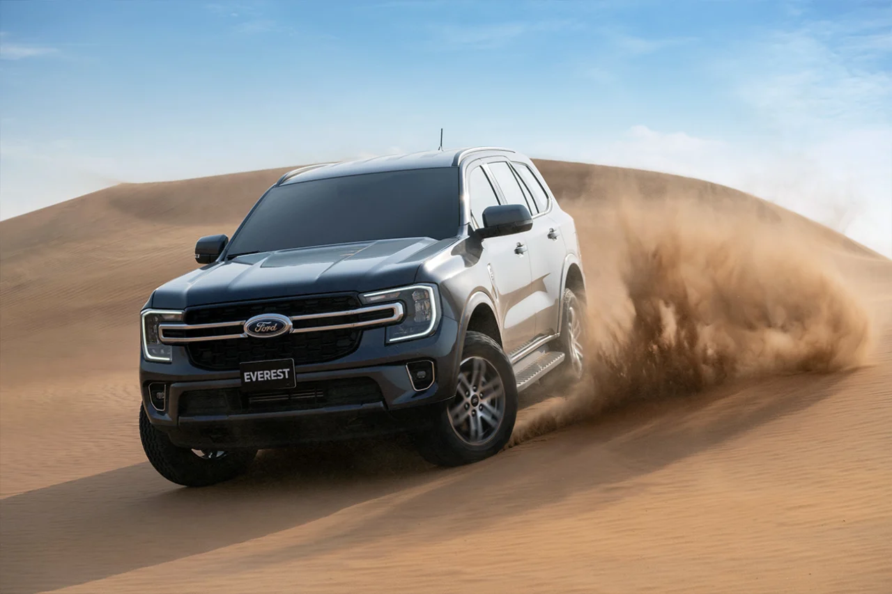 صور فورد ايفرست 2025 بجودة عالية مع ألوانها وأبرز تجهيزاتها فورد ايفرست 2024 وأسعار سيارات فورد 7 راكب في السعودية