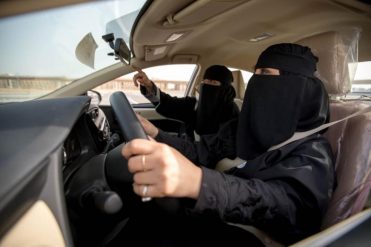 أسرار تعلم قيادة السيارات للمبتدئين: ما لن يخبرك به المدرب أسرار تعلم قيادة السيارات للمبتدئين: ما لن يخبرك به المدرب