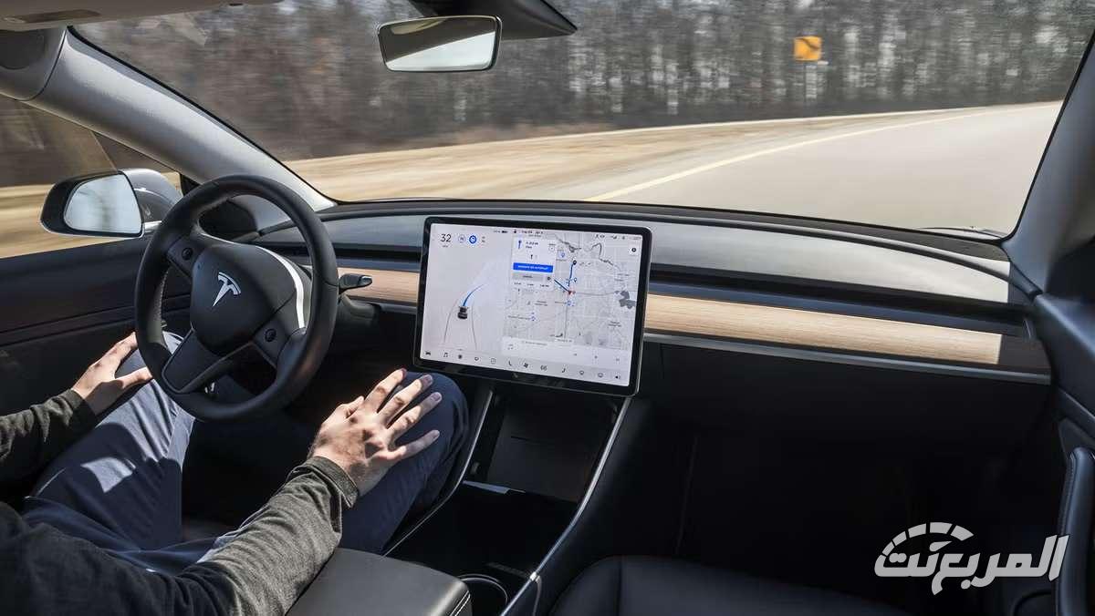 “تقارير المربع” كيف راح يكون مصير تكنولوجيا القيادة الذاتية بعد انسحاب آبل وجنرال موتورز؟