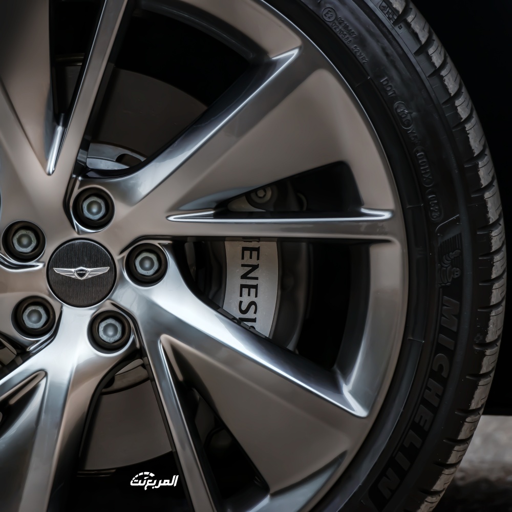 جينيسيس-gv70-المربع-نت-7-8