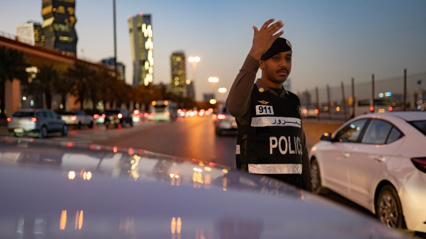 قائمة لمن لهم أفضلية المرور.. إعطاء الأولوية المرورية ركيزة أساسية للسلامة