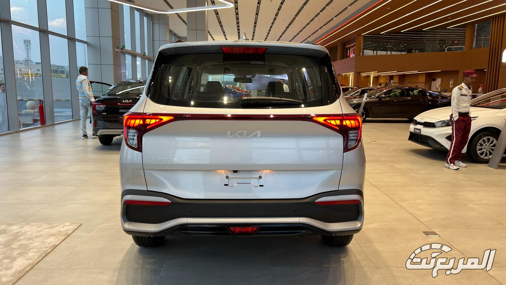كيا-كارينز-المربع-نت-39