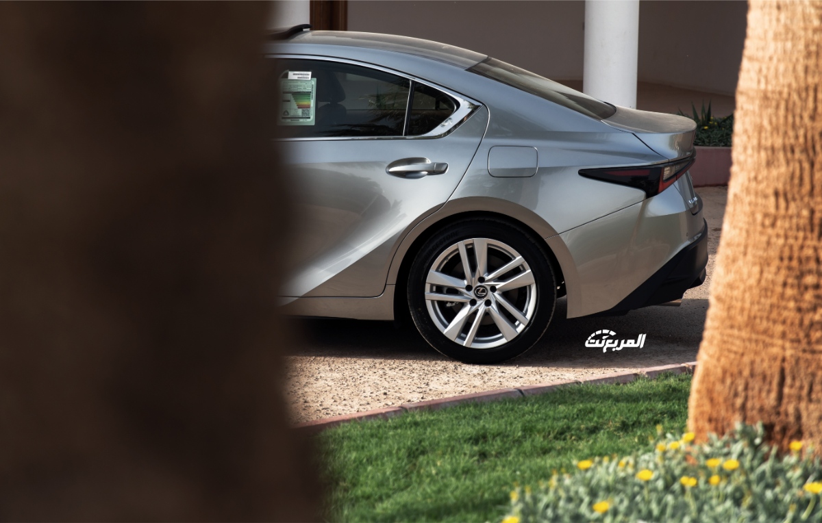 لكزس-is-المربع-نت-31