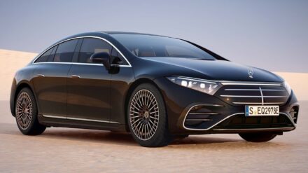 مرسيدس تخطط رسمياً لإيقاف EQS الكهربائية بعد الجيل الحالي واستبدالها بنسخة كهربائية لـ اس كلاس مرسيدس تخطط رسمياً لإيقاف EQS الكهربائية بعد الجيل الحالي واستبدالها بنسخة كهربائية لـ اس كلاس