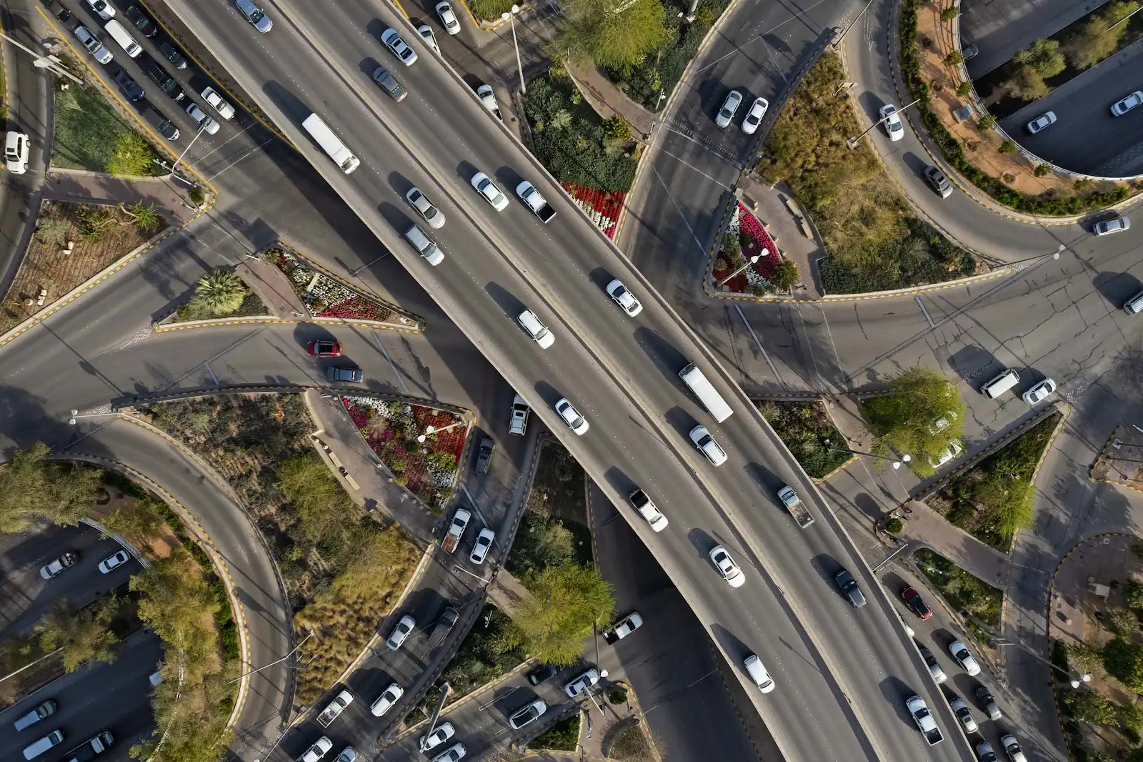 بدء إجراءات نزع ملكية العقارات لتنفيذ برنامج تطوير محاور الطرق الرئيسية بالرياض