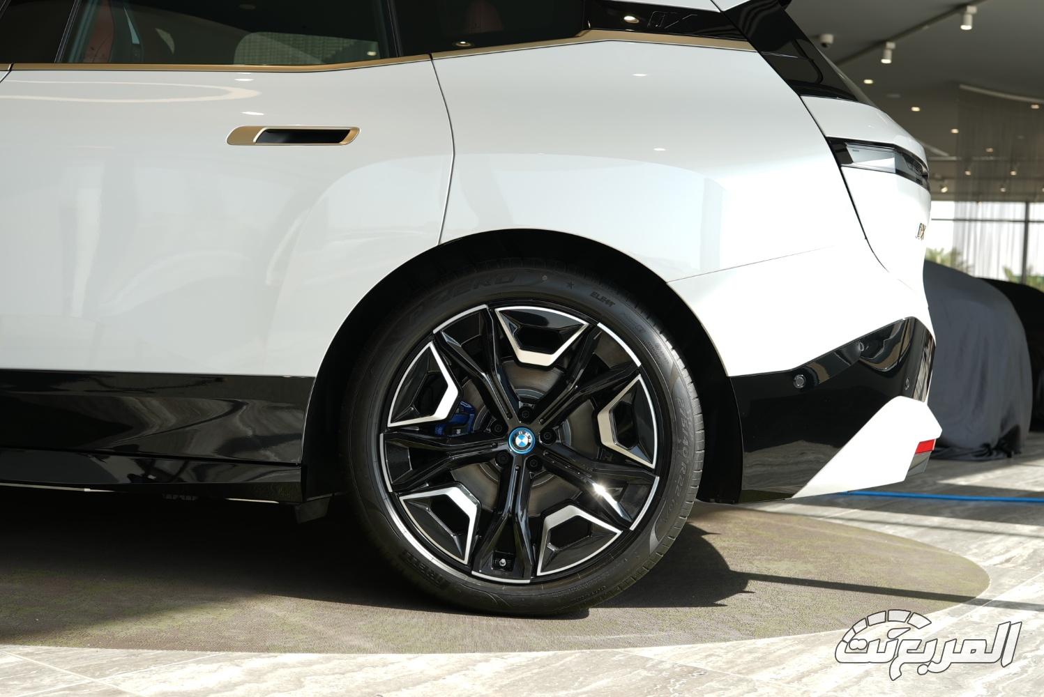 بي-ام-دبليو-ix-المربع-نت-28