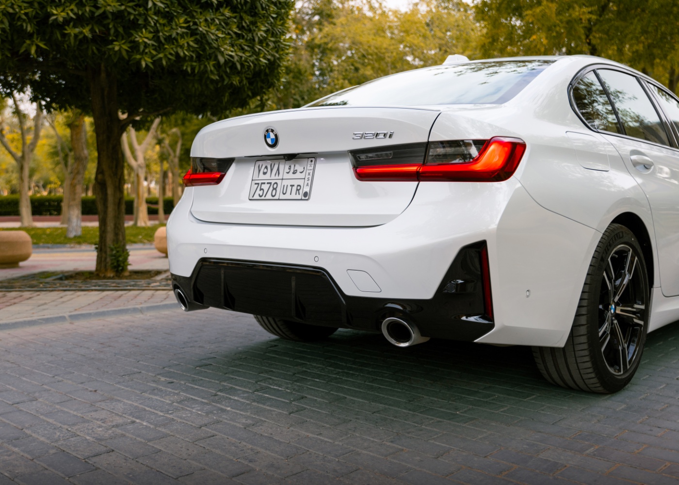 بي-ام-دبليو-الفئة-الثالثة-المربع-نت-19-2