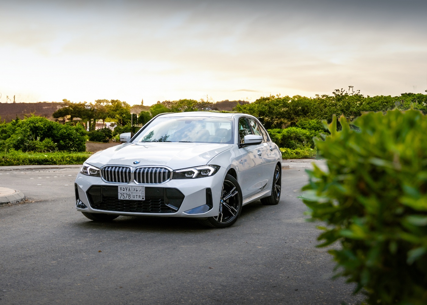 بي-ام-دبليو-الفئة-الثالثة-المربع-نت-2-2