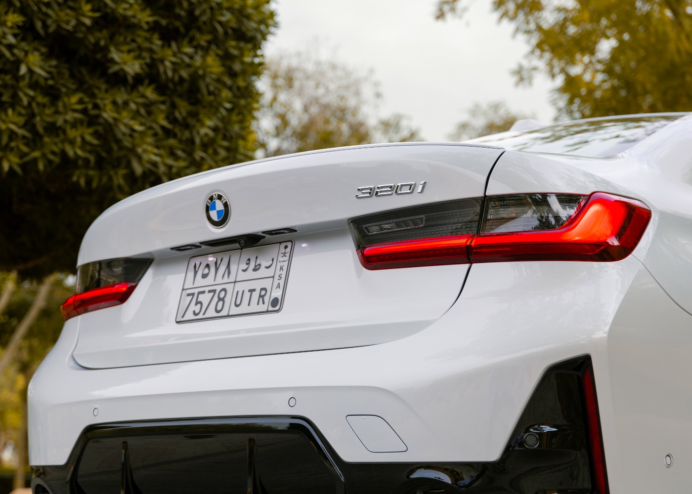 بي-ام-دبليو-الفئة-الثالثة-المربع-نت-20-2