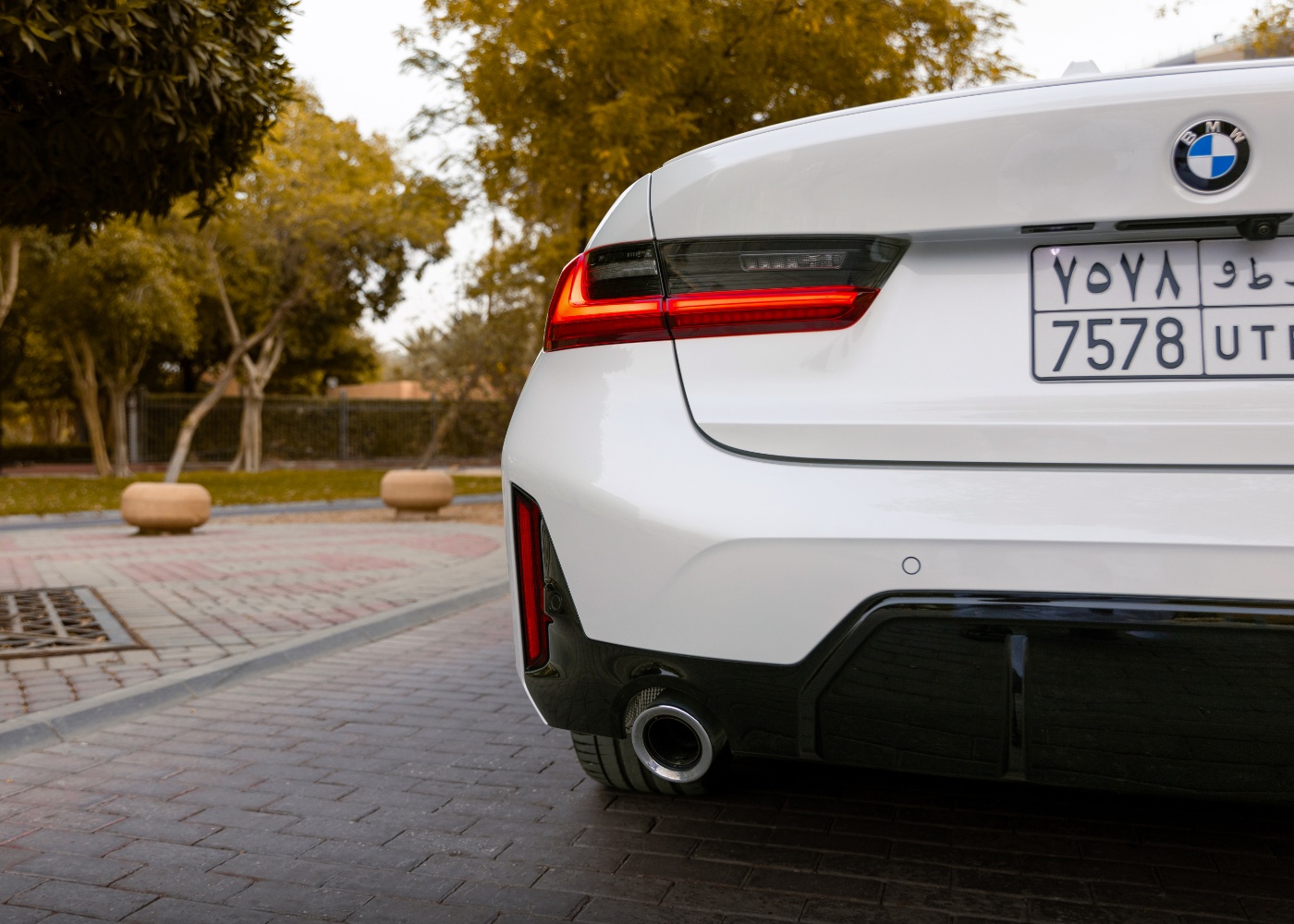 بي-ام-دبليو-الفئة-الثالثة-المربع-نت-21-2