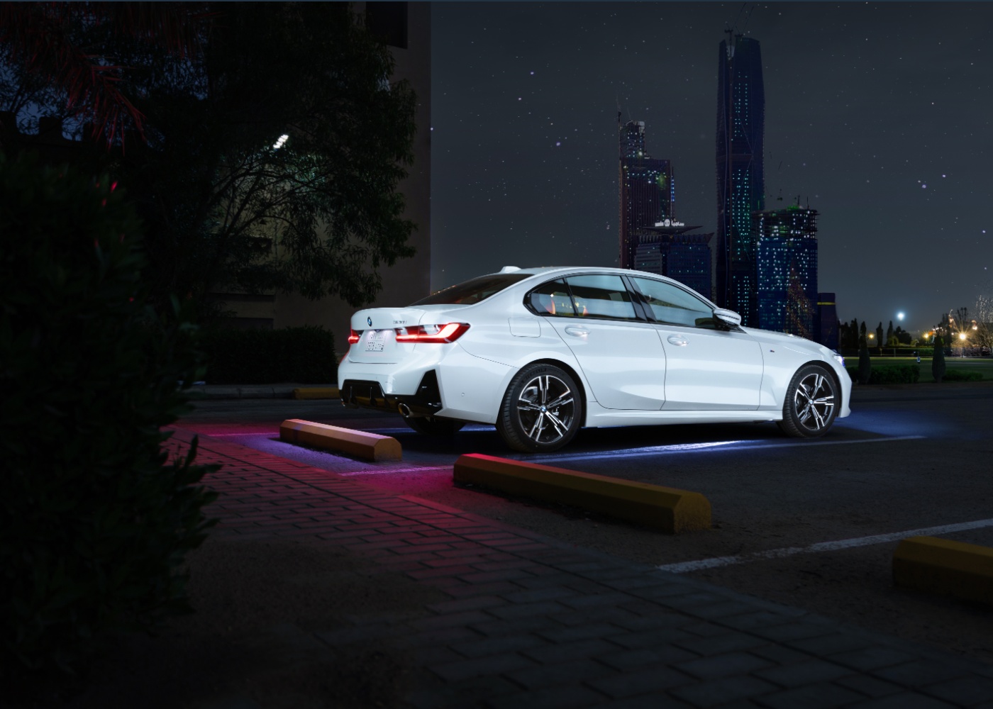 بي-ام-دبليو-الفئة-الثالثة-المربع-نت-23-2